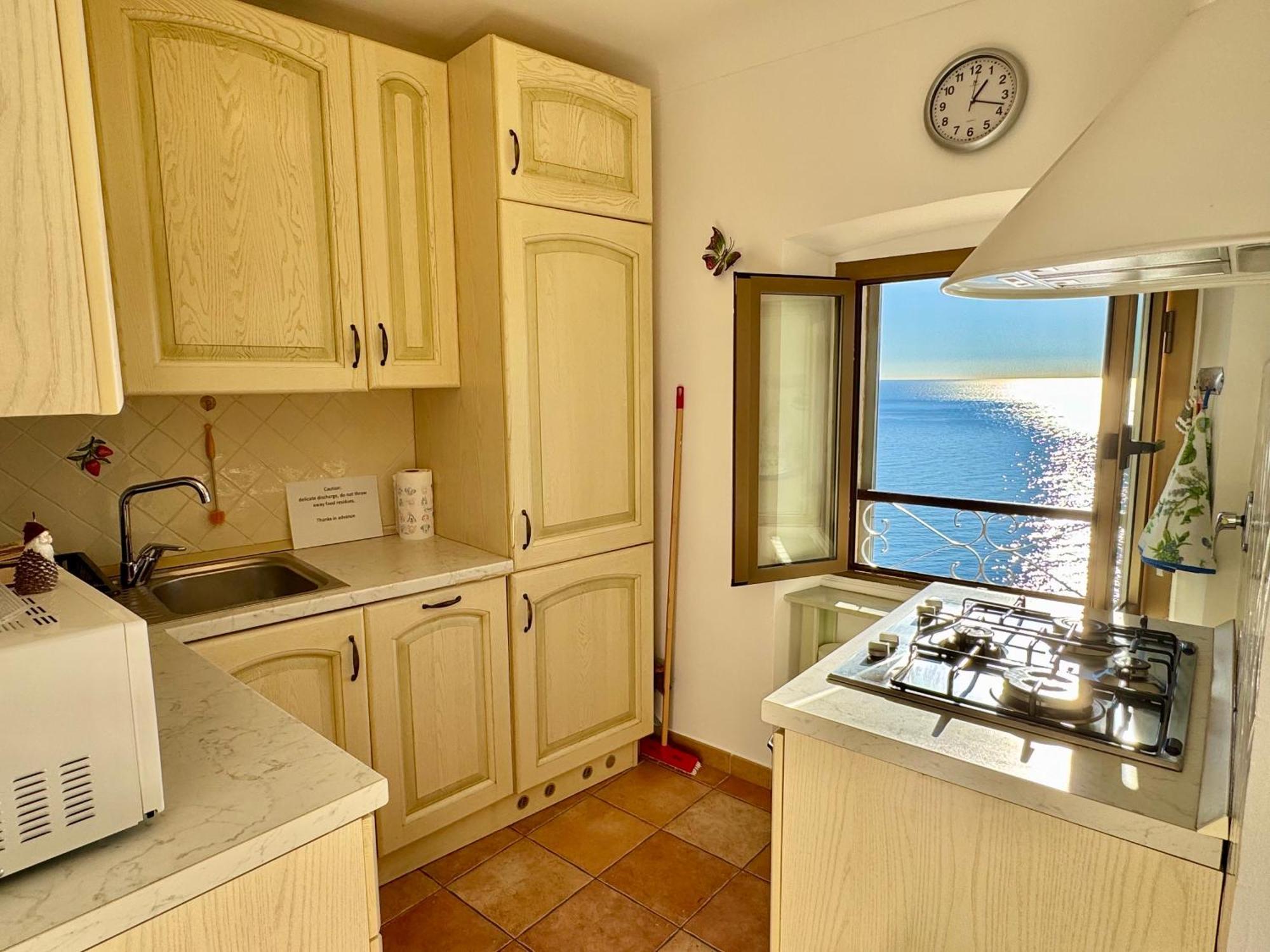 Kiss Of Sea - Balzi Rossi & Baia Beniamin Apartment Ventimiglia Exterior photo